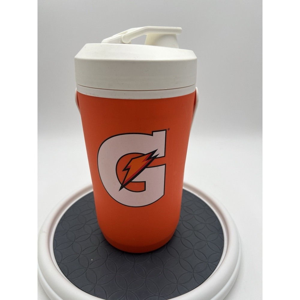 Gatorade 64 oz Half Gallon Squeeze Water Jug Bottle Orange White USA